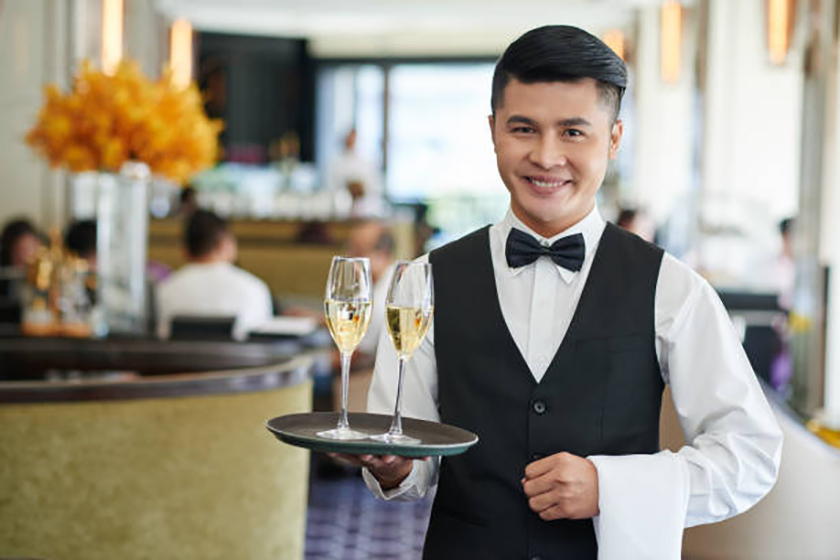 phục vụ rượu vang